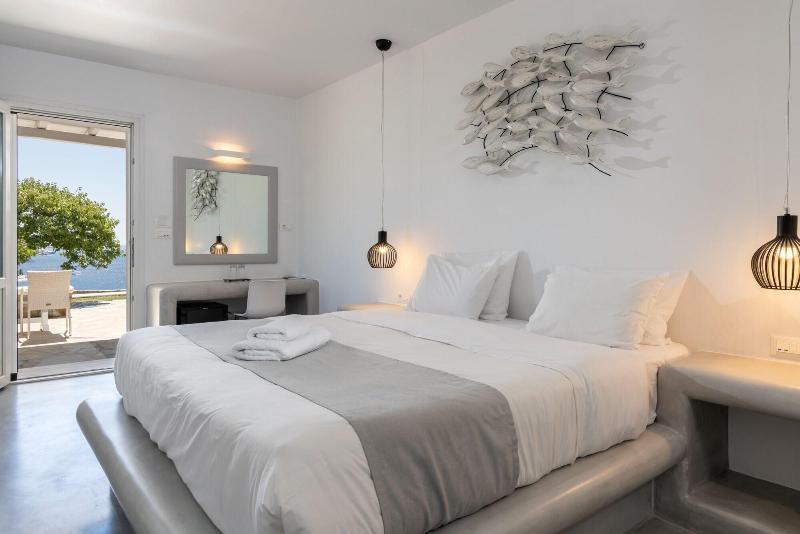 Sea View 3*