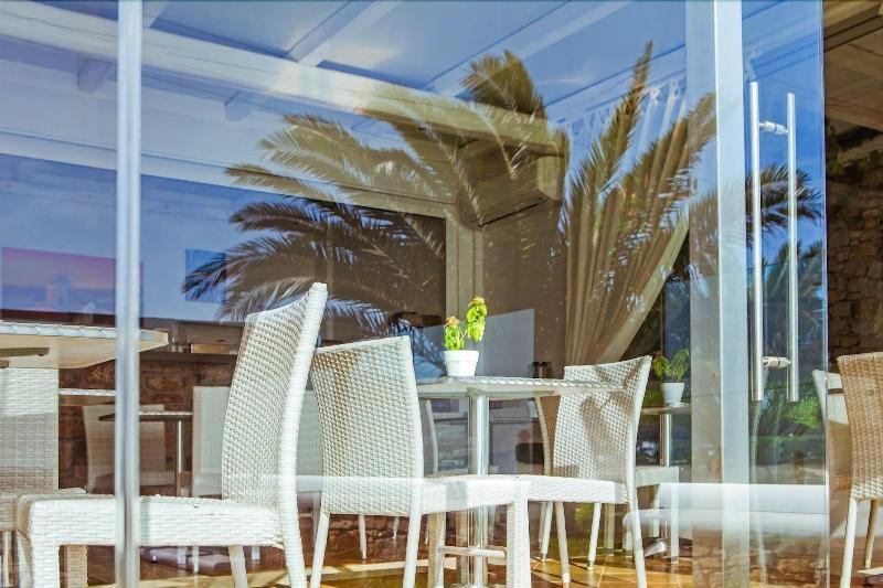 Sea View 3*